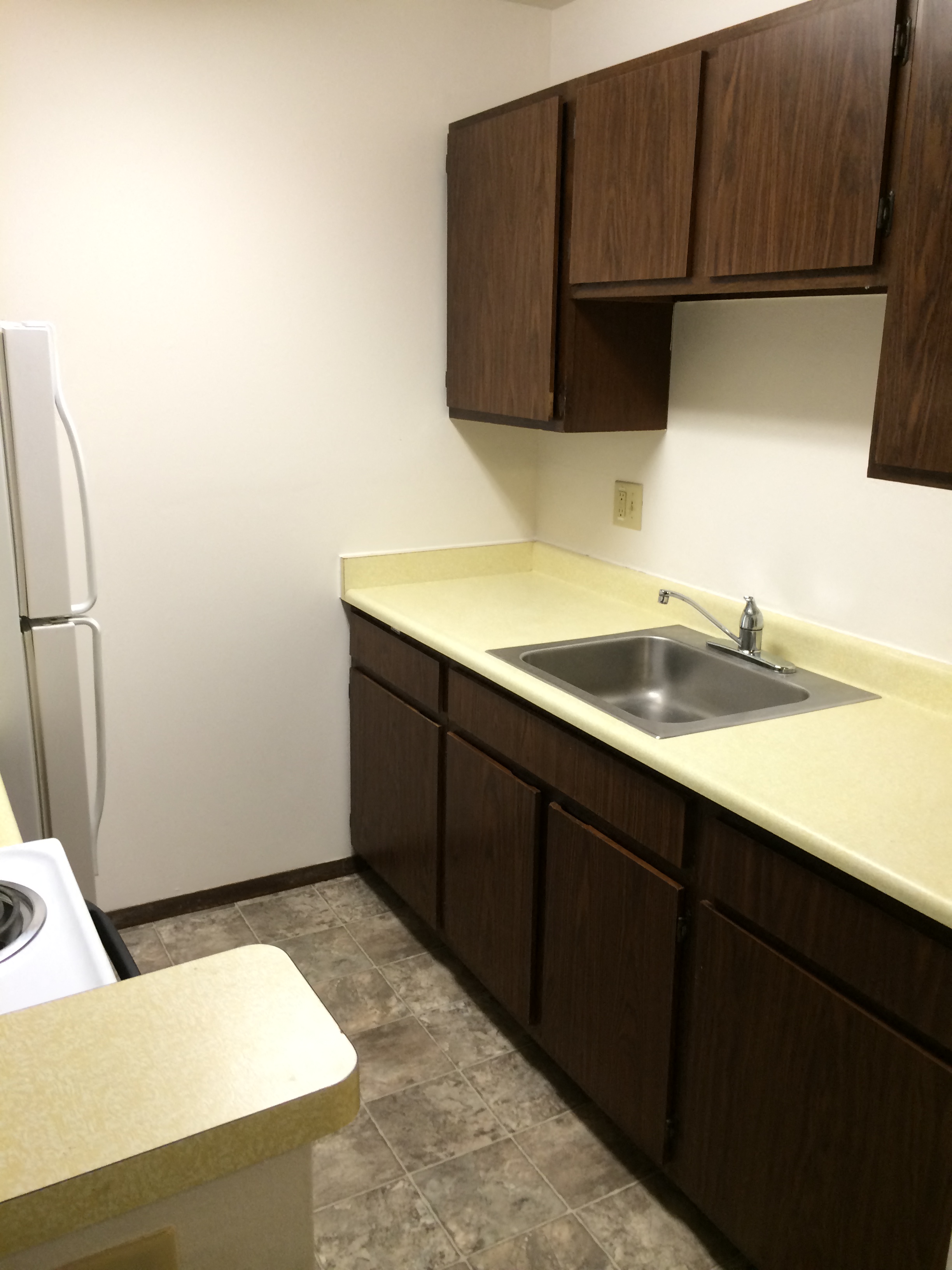 Photos and Video of Country Glenn Apartments in Lodi, WI